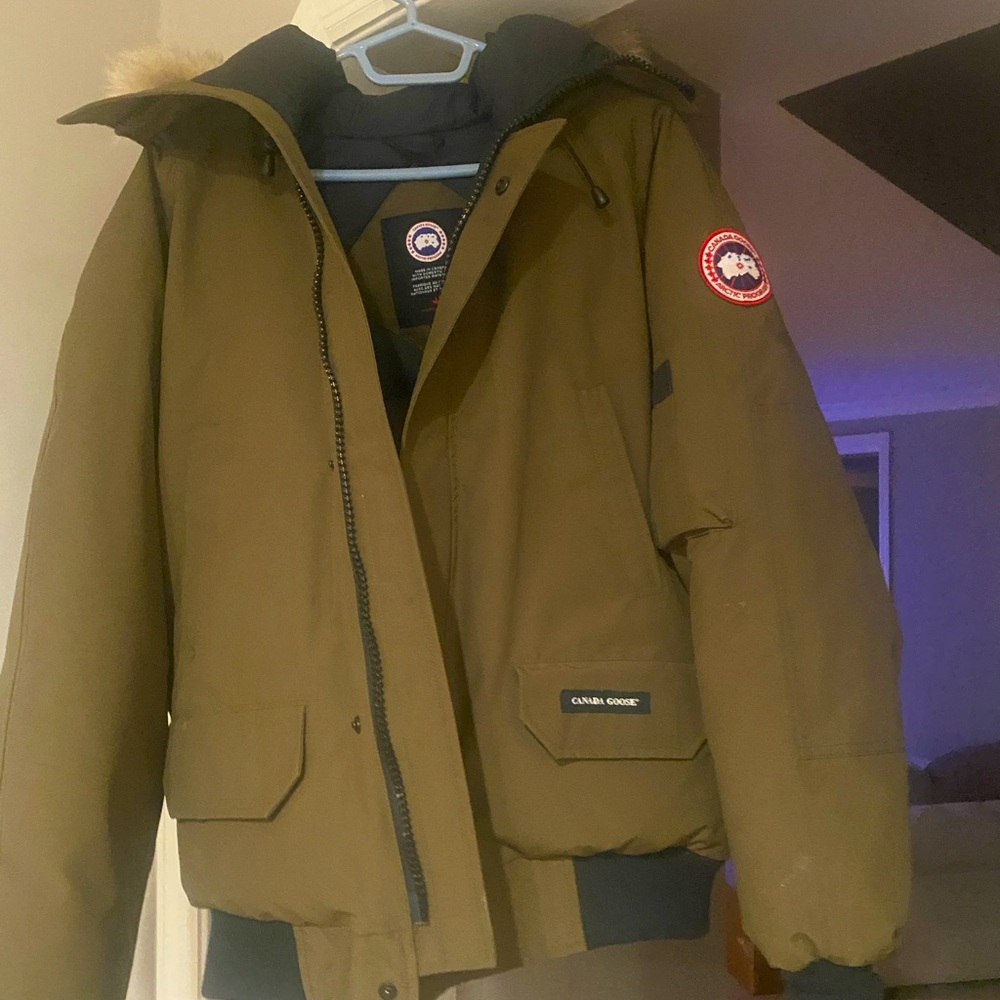 Small Canadian Goose Chilliwack bomber.  Cost on Canada Goose website is $1295